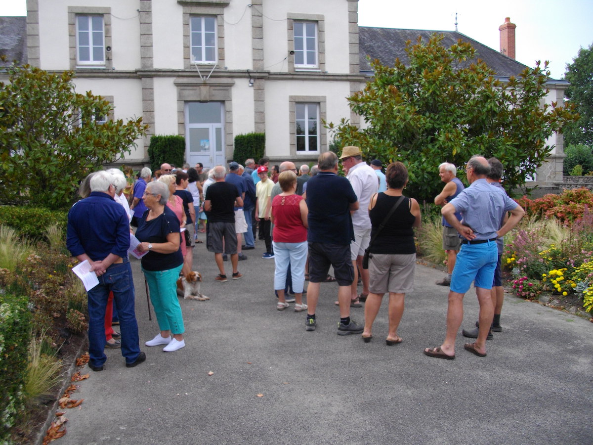 action à la poste de Saint Sulpice [Saint Sulpice les Feuilles]